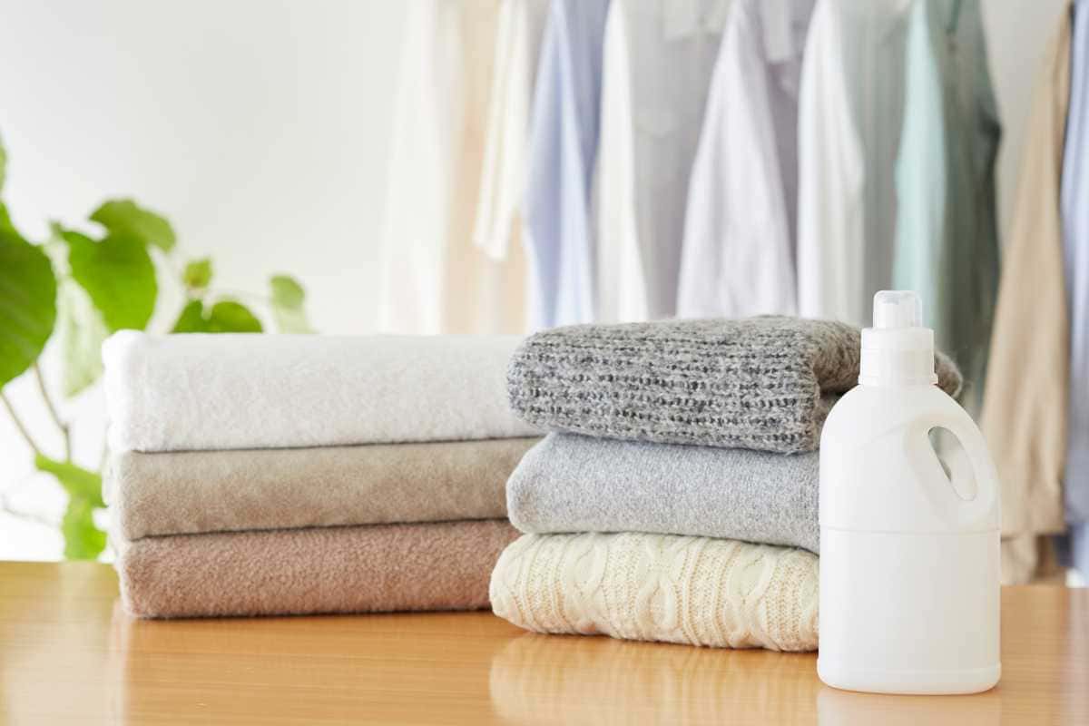 Roupas sempre macias o truque que substitui o amaciante caro