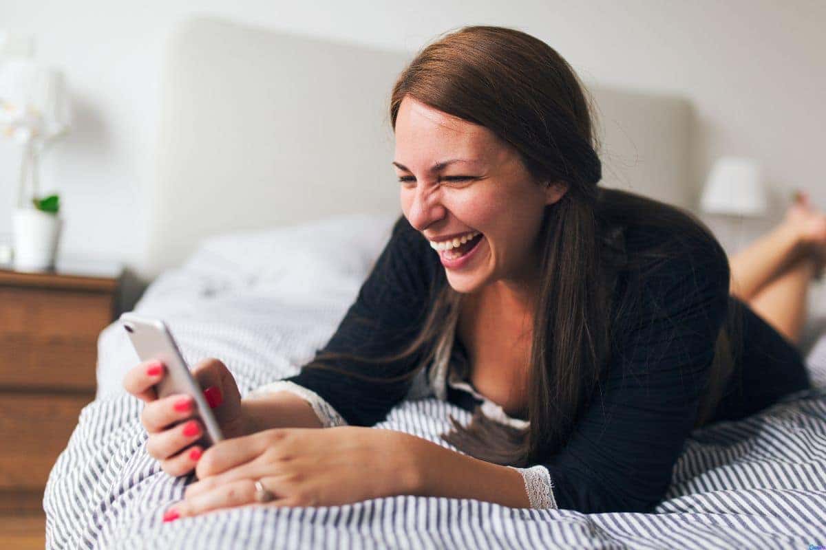 Texto de feliz aniversário para melhor amiga chorar: mensagem forte com toque emocional