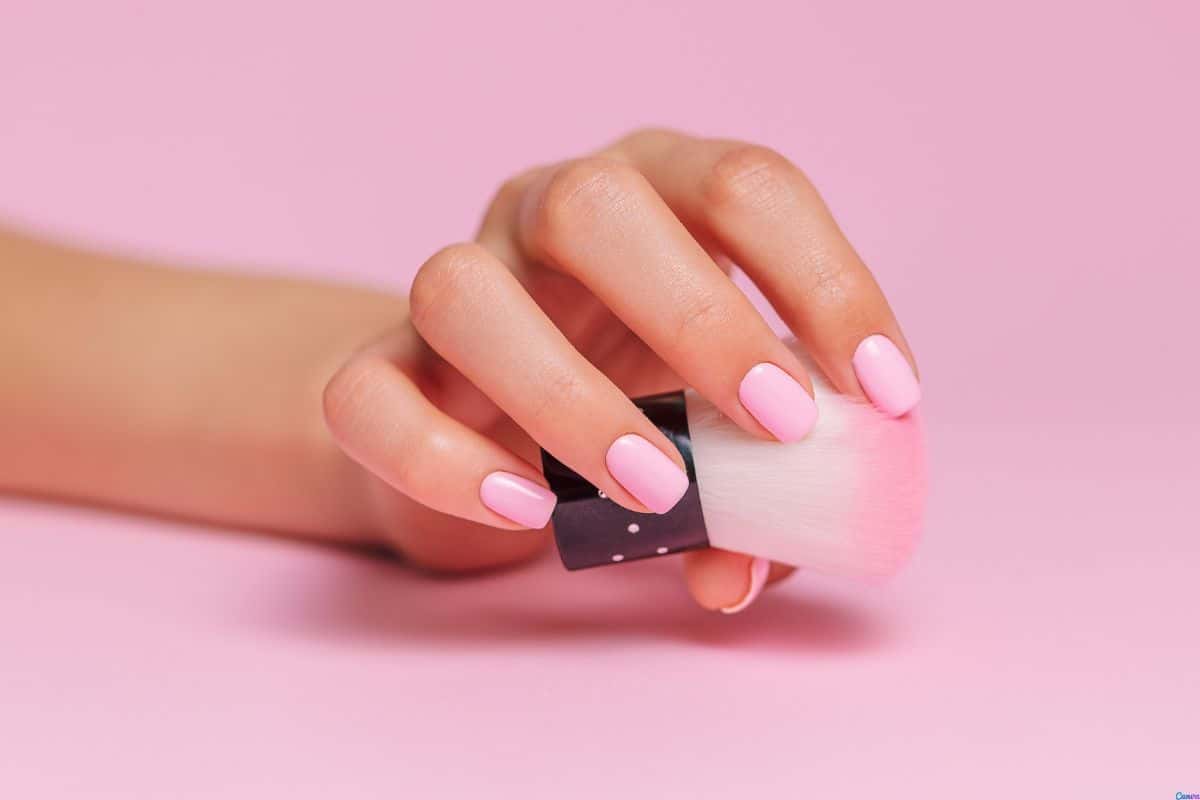 Unha olho grego rosa: tendência delicada e cheia de significado