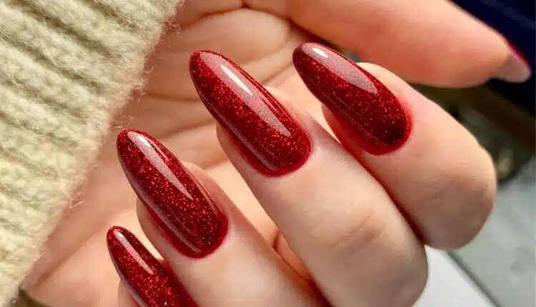 Unhas Decoradas Vermelhas Delicadas: +9 Ideias Românticas e Sofisticadas