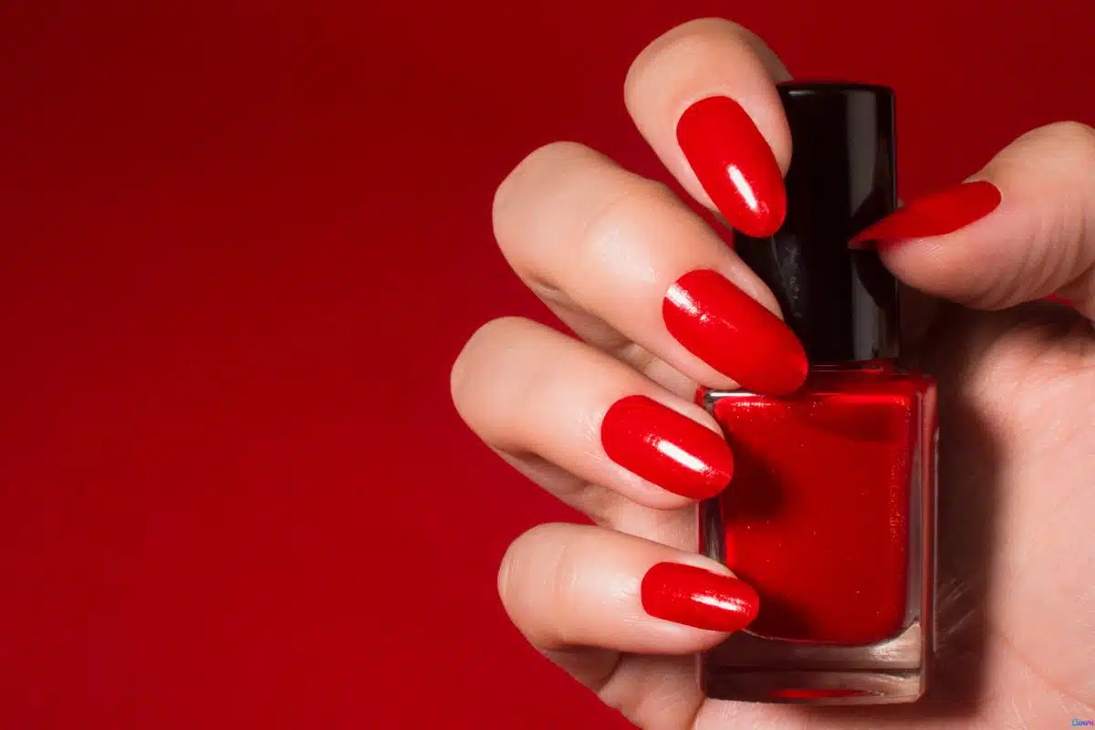 Unhas Decoradas Vermelhas Delicadas: +9 Ideias Românticas e Sofisticadas