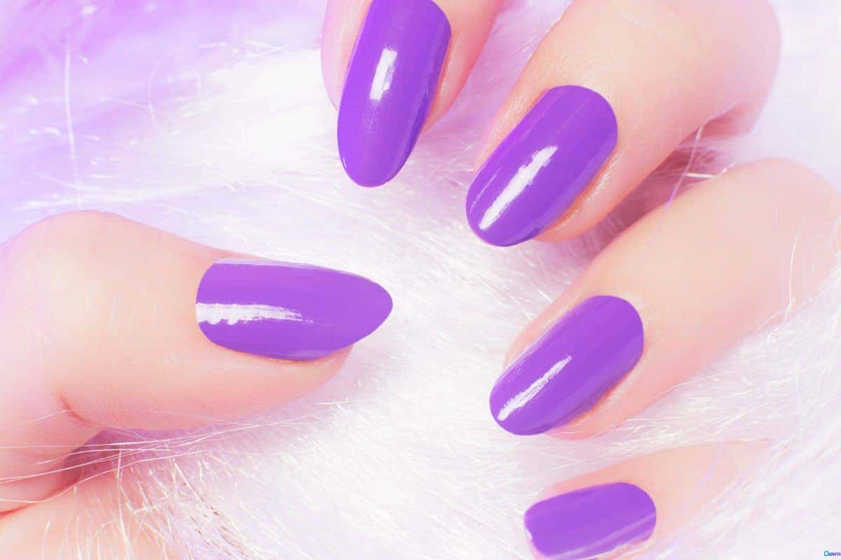 Unhas decoradas roxo e lilás: combinações suaves e criativas para inovar
