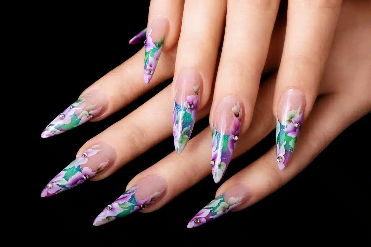 Como Escolher Unhas que Valorizarão Seu Estilo Pessoal