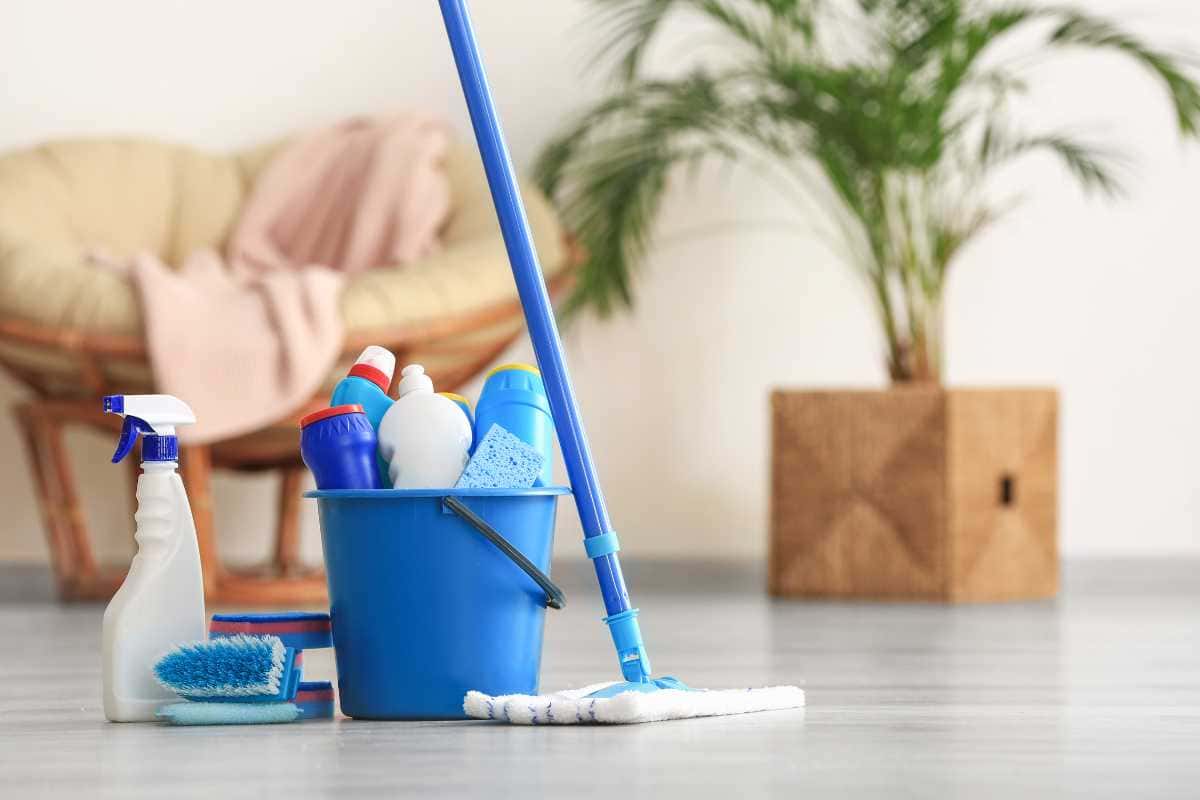 O que colocar no pano de chão para deixar a casa inteira perfumada