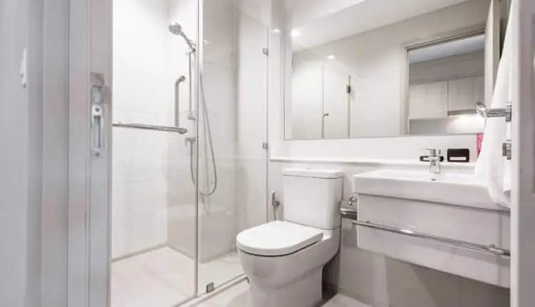 O truque com vinagre que deixa o banheiro com cheiro de hotel