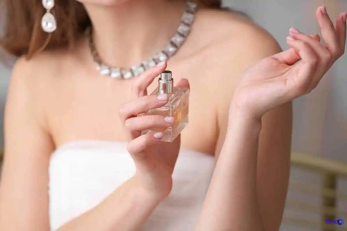 Como escolher uma fragrância feminina que dura o dia todo