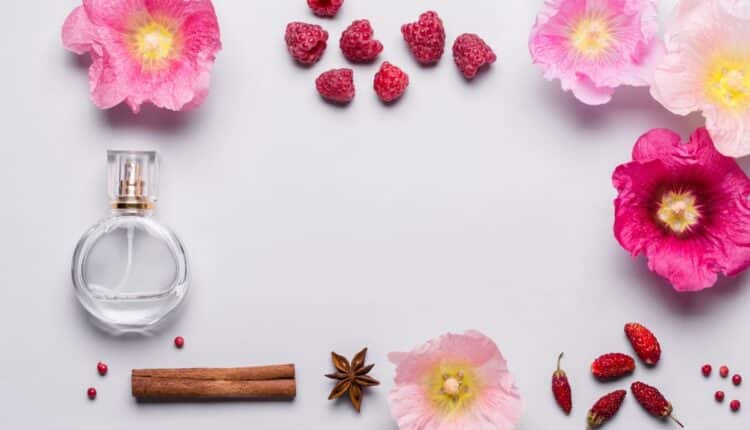 Como fazer perfume em casa com ingredientes simples de forma fácil e econômica