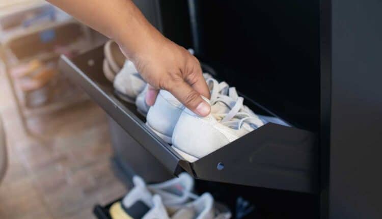 Como guardar sapatos para não pegar cheiro e nem mofo: dicas eficazes para manter seus calçados sempre frescos