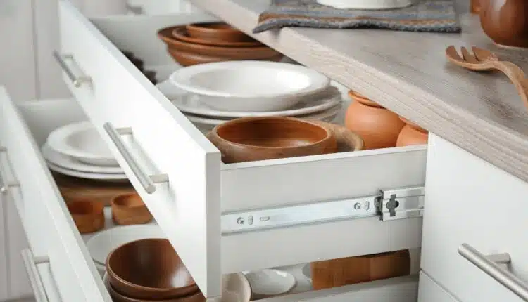 O truque da esponja congelada que está facilitando a vida de quem cozinha