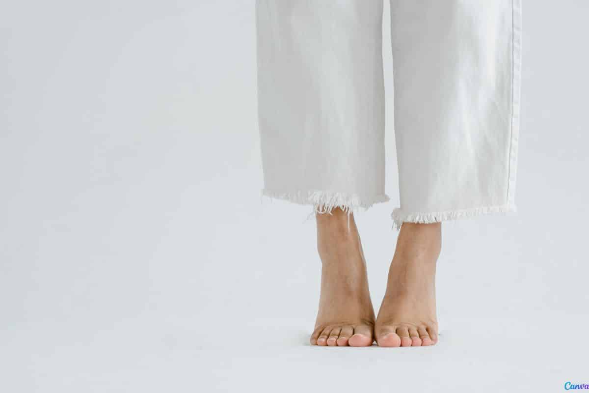 Como usar calça flare para baixinhas e alongar a silhueta