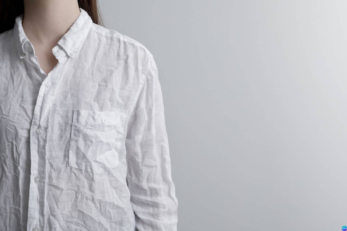 Essa dica com papel alumínio está salvando roupas amassadas na correria do dia a dia