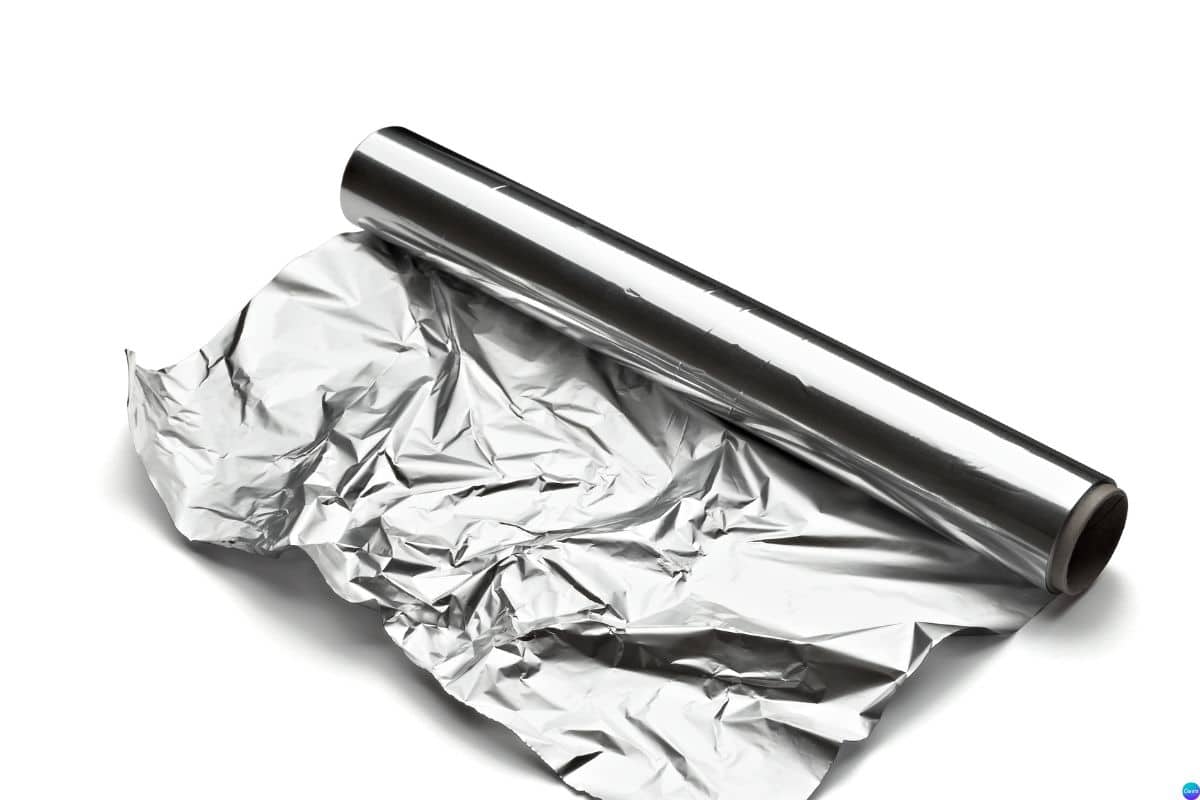 Essa dica com papel alumínio está salvando roupas amassadas na correria do dia a dia