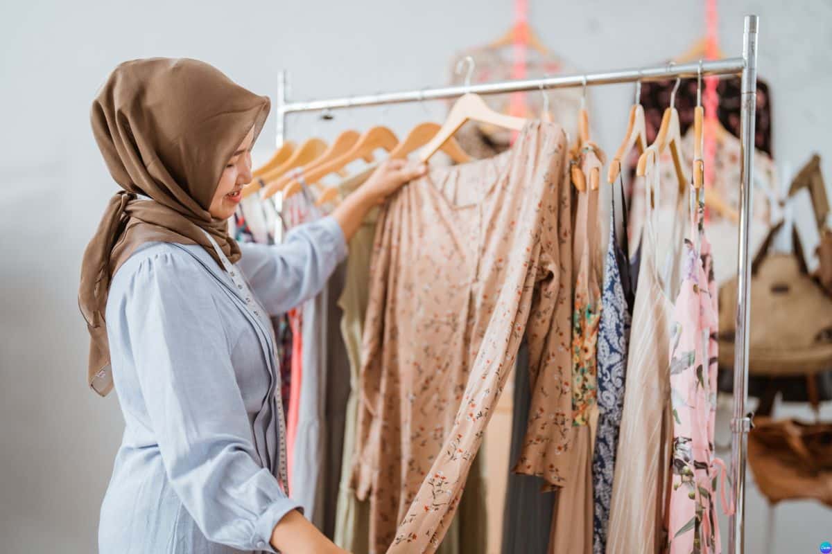 Lenços discretos que dão charme extra ao vestido de festa