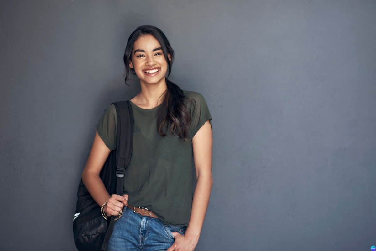 Modelos de bolsas que cabem tudo sem perder a leveza