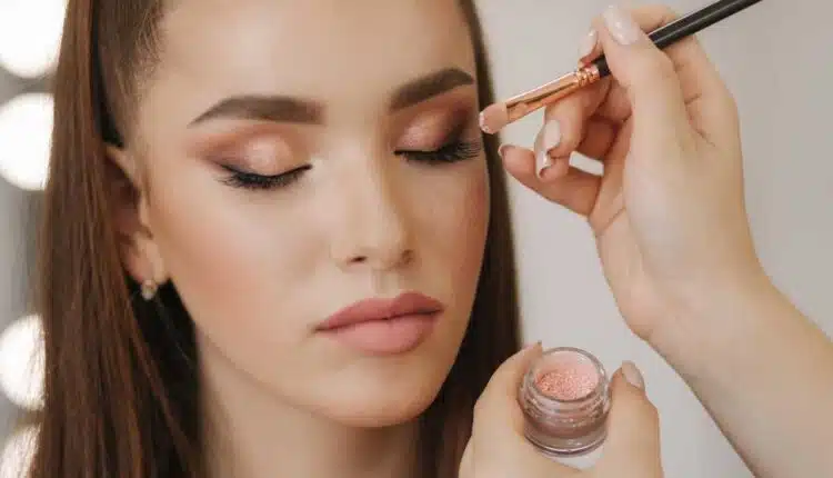 Nova tendência de beleza para 2025: maquiagem mais leve e natural