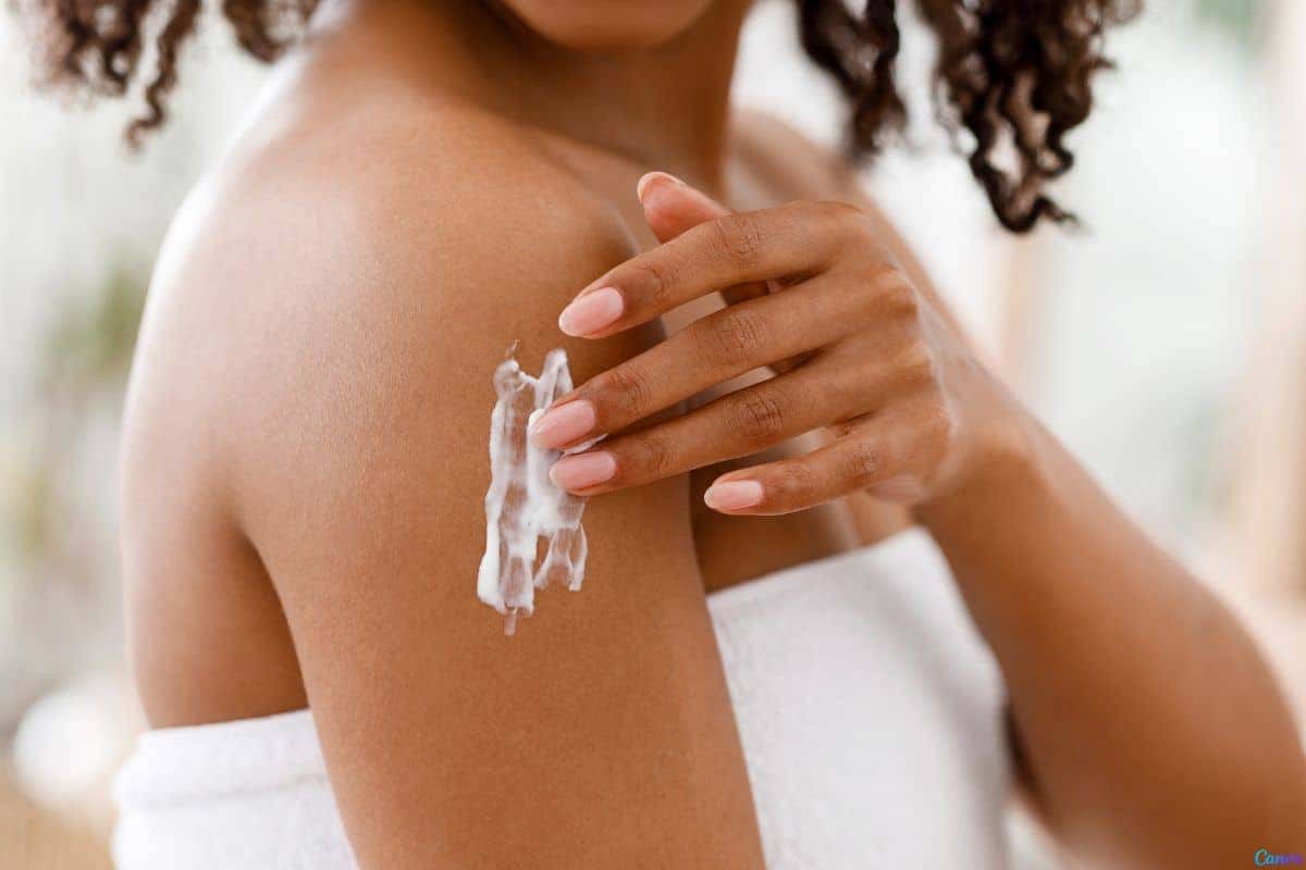 O que é body lotion e como incluir na sua rotina de cuidados para pele hidratada e saudável