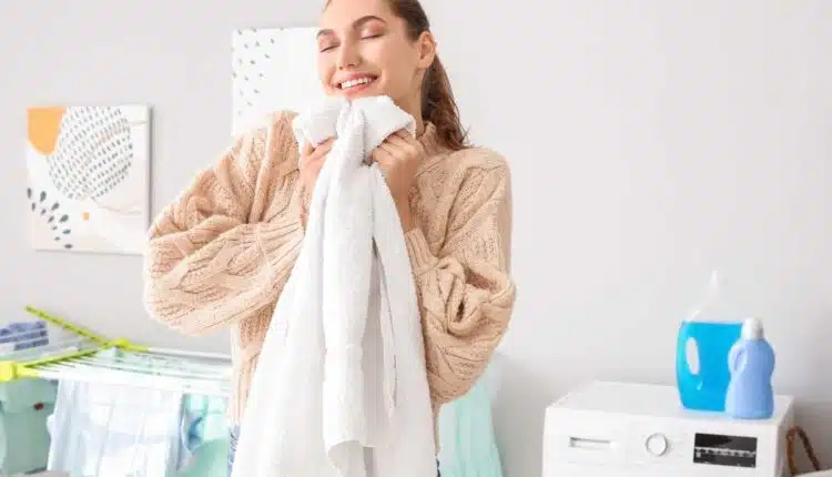 O segredo para deixar a toalha macia sem amaciante: dicas práticas e eficazes