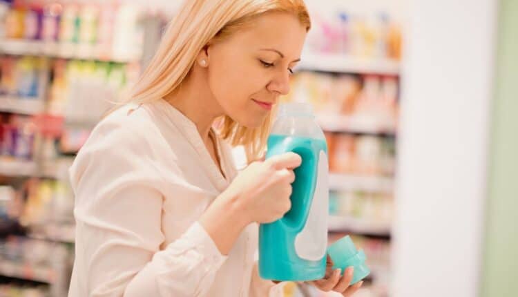 O truque com amaciante que está deixando a casa perfumada por horas