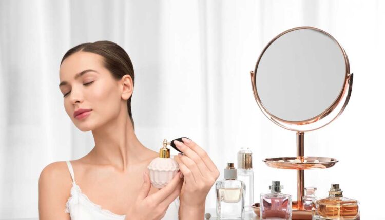 Pequenos cuidados diários que prolongam o cheiro de perfume na pele