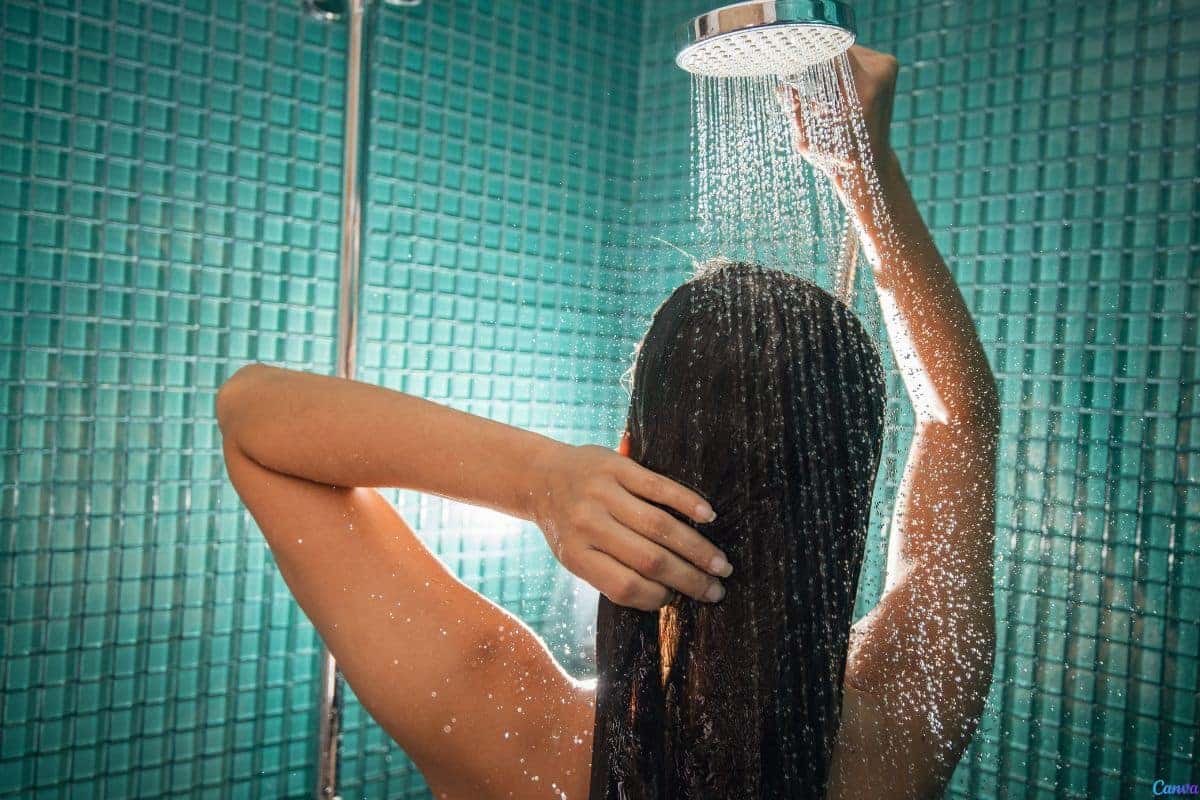 Como fazer perfume em casa com ingredientes simples de forma fácil e econômica