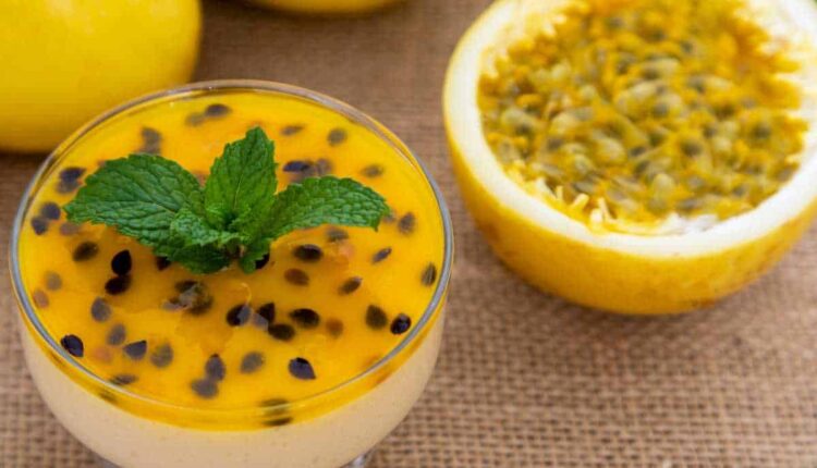 Receita prática para fazer mousse de maracujá cremosa com poucos ingredientes