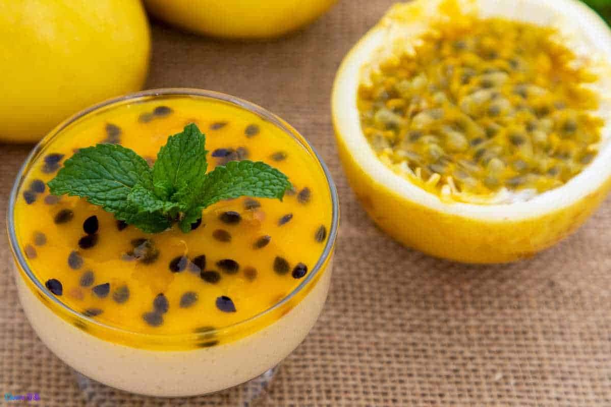 Receita prática para fazer mousse de maracujá cremosa com poucos ingredientes