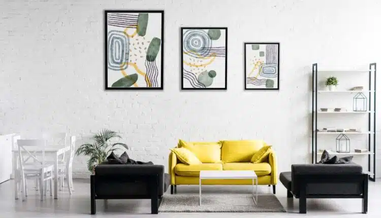Transformei a parede da sala com quadros coloridos e ficou outra casa: Guia prático para renovar seu ambiente