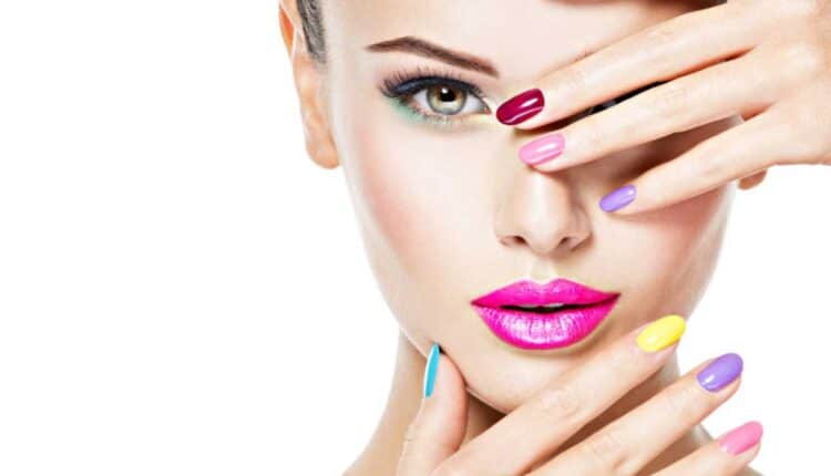 Unhas chiques em tons pastel: veja como acertar no visual leve e refinado com dicas essenciais