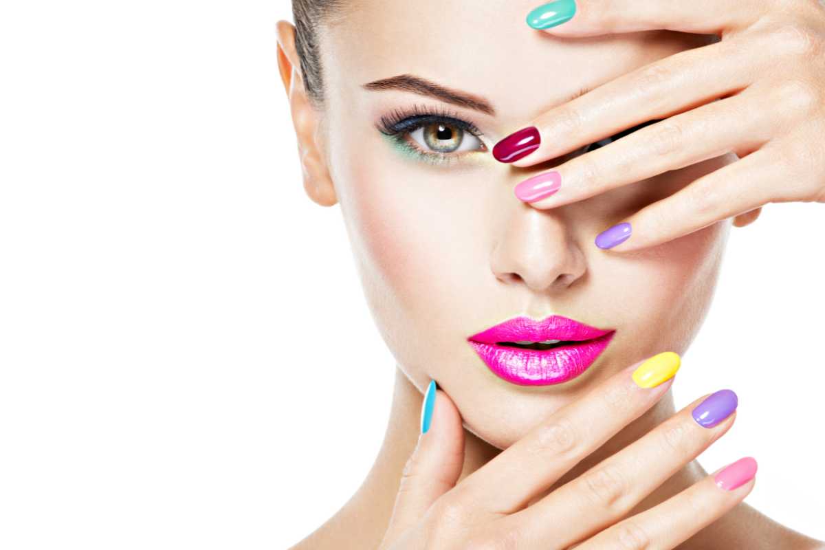 Unhas chiques em tons pastel: veja como acertar no visual leve e refinado com dicas essenciais
