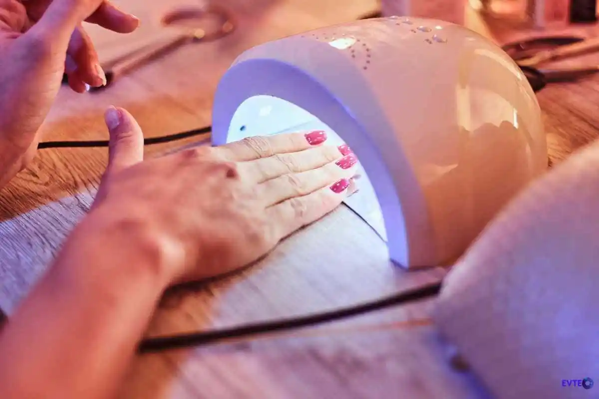 Unhas de Gel com Cabine de LED