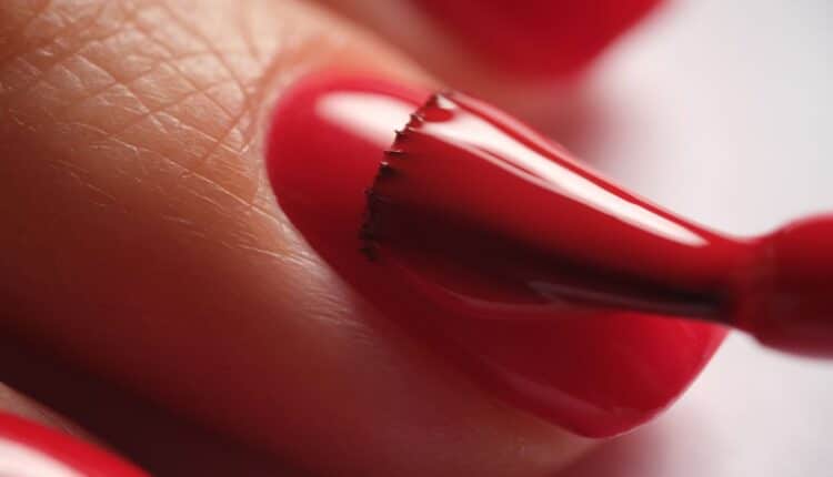Unhas vermelhas elegantes inspirações para arrasar em qualquer ocasião