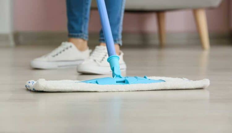 Como usar vinagre para manter pisos limpos e cheirosos sem agredir o material