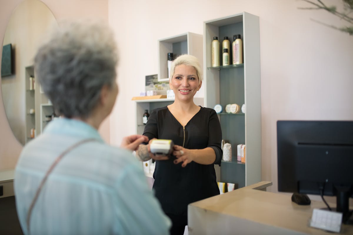 Como simplificar a rotina de vendas com uma maquininha leve e prática