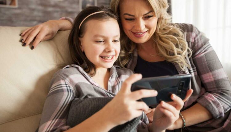 Qual é o melhor aplicativo para monitorar o celular dos filhos